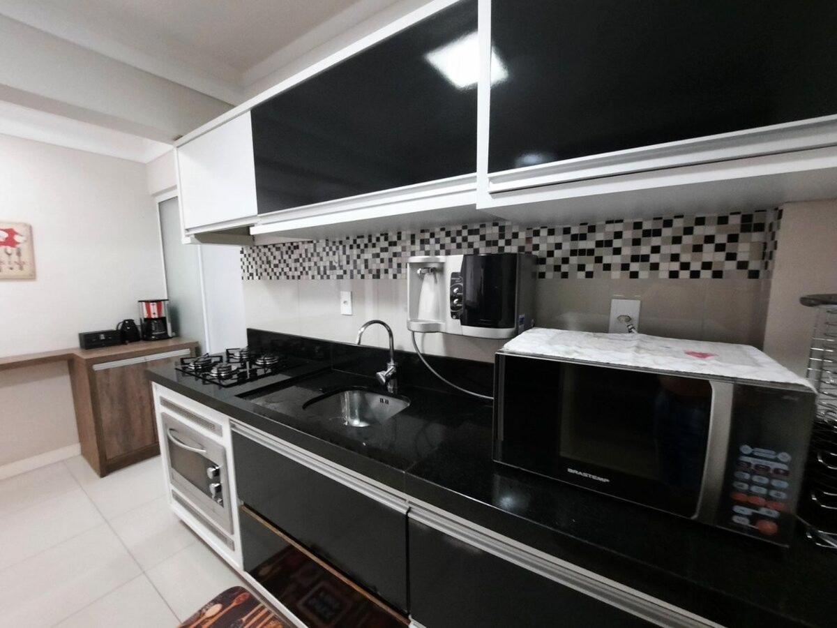 3 Suites Linda Vista Da Orla De Bc A 50M Da Praia - Somente Familiares Balneário Camboriú Zewnętrze zdjęcie