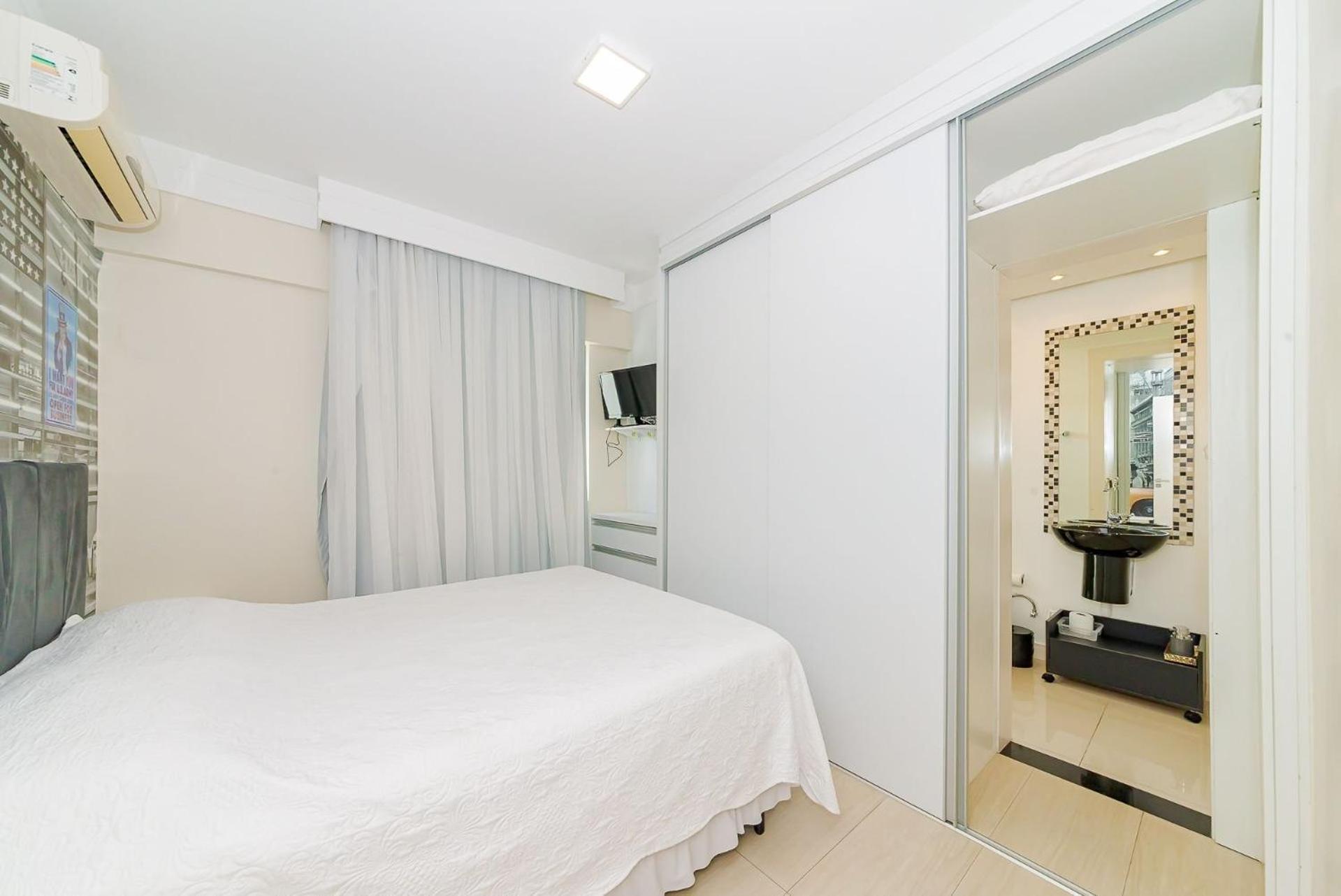 3 Suites Linda Vista Da Orla De Bc A 50M Da Praia - Somente Familiares Balneário Camboriú Zewnętrze zdjęcie
